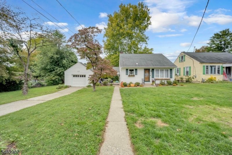 141 Liberty Blvd, Pohatcong, NJ 08865 Main Photo