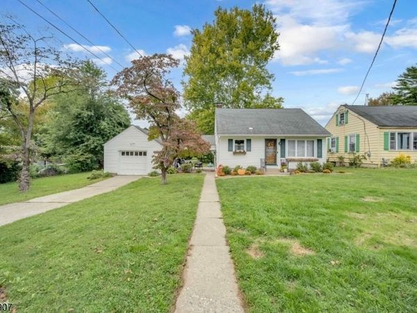 141 Liberty Blvd, Pohatcong, NJ 08865