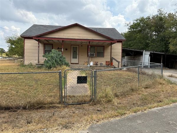 1940 S Pearl Street , Comanche, TX 76442