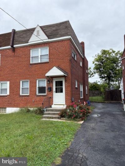 30 W PARKWAY AVENUE, CHESTER, PA 19013