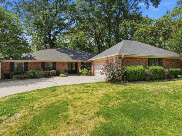 7 WOODBRIDGE Drive, Conway, AR 72034