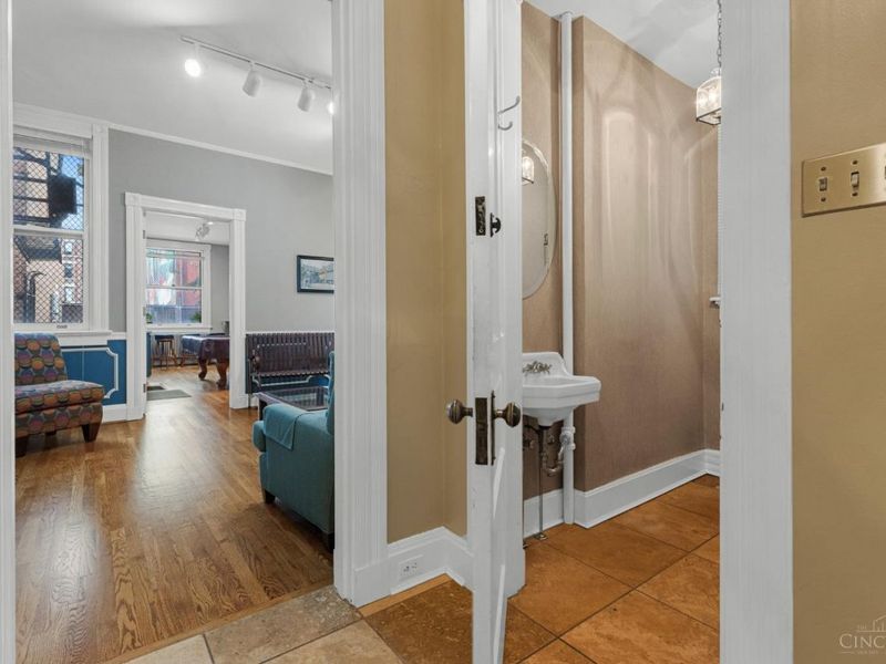 20 W Ninth Street, Cincinnati, OH 45202 Photo 6
