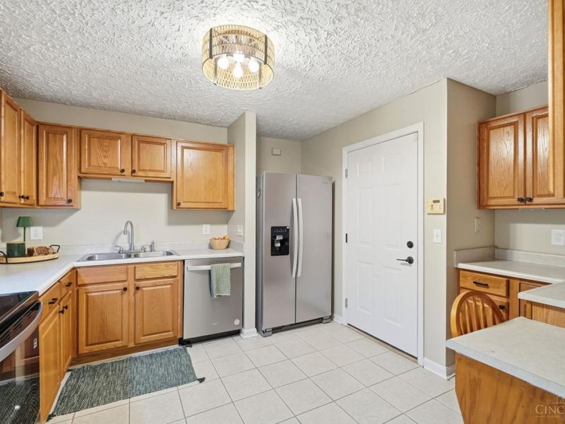5323 North Bend Crossing, Green Township, OH 45247 Photo 10