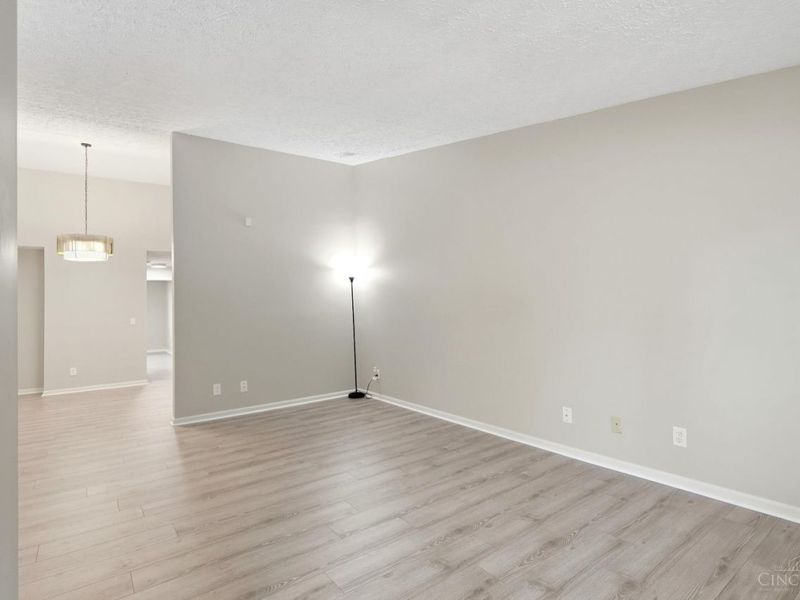 5323 North Bend Crossing, Green Township, OH 45247 Photo 5