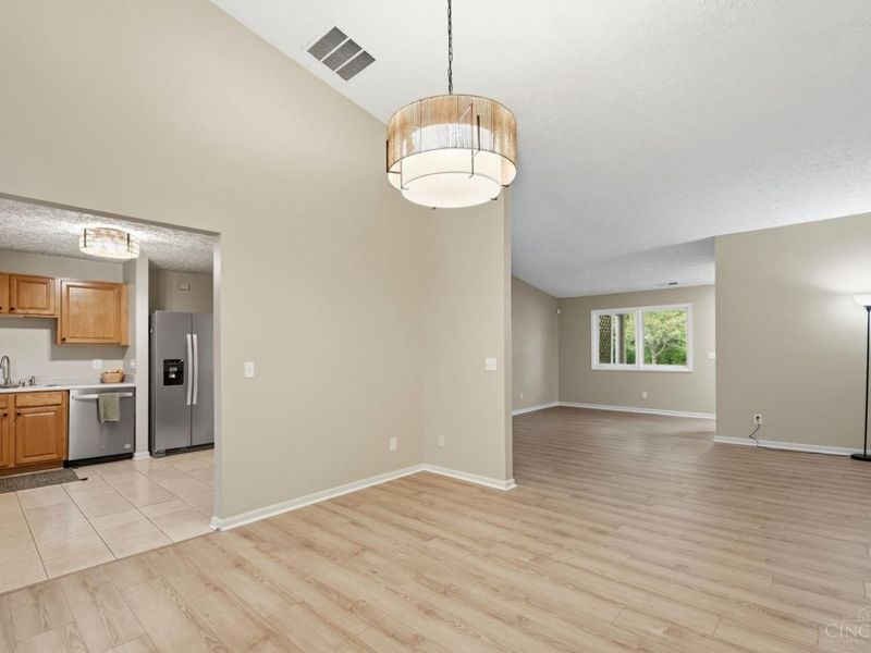 5323 North Bend Crossing, Green Township, OH 45247 Photo 8
