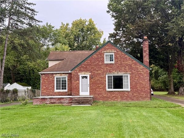6956 Columbia Road , Olmsted Twp, OH 44138