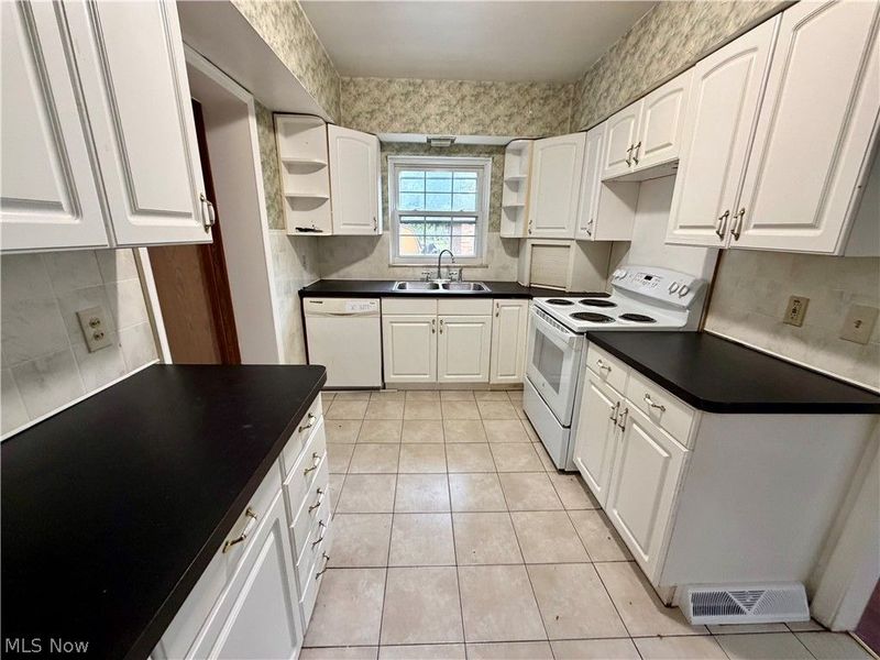 6956 Columbia Road, Olmsted Township, OH 44138 Photo 5