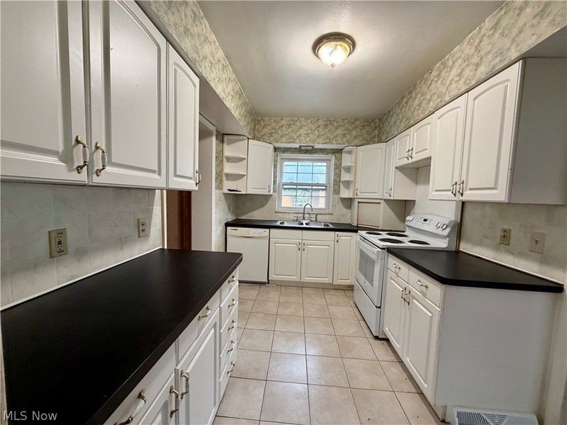 6956 Columbia Road, Olmsted Township, OH 44138 Photo 6