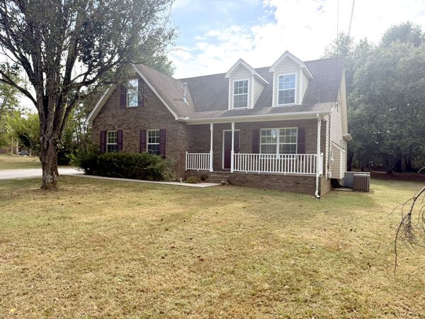 2039 Sterling St , Murfreesboro, TN 37127