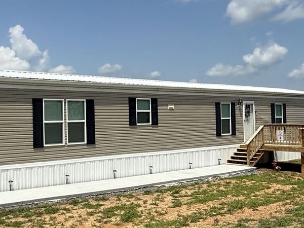 489 County Road 500 , Englewood, TN 37329