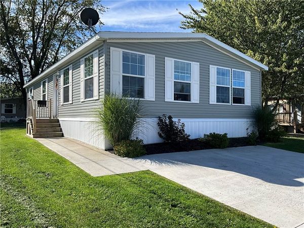 6 Applegate Dr, Hamlin, NY 14464