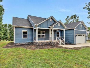 206 Spyglass Lane, Huddleston, VA 24104
