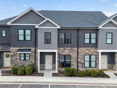 124 English Commons Drive, Lynchburg, VA 24501