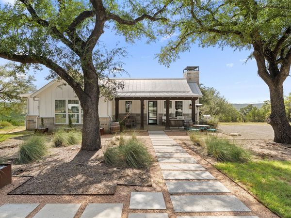 810 Kothmann RD, Dripping Springs, TX 78620
