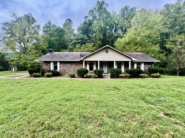1588 Highway 116 , Caryville, TN 37714