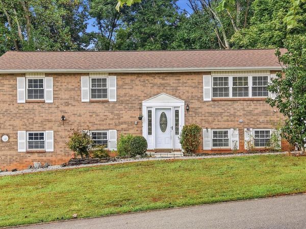 6324 Gateway Lane, Knoxville, TN 37920