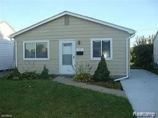 6889 PAIGE Avenue, Warren, Mi 48091