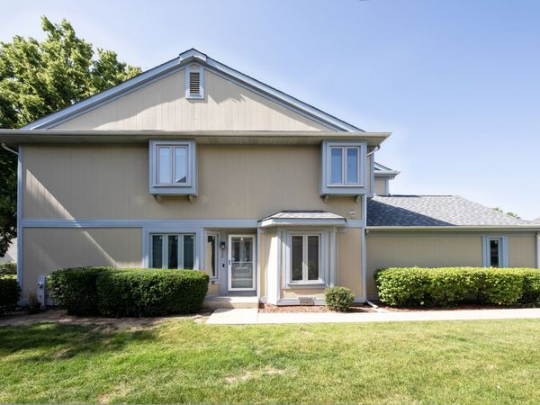 329 Redwing Drive , Unit 329, Deerfield, IL 60015