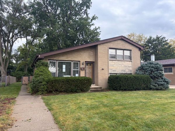 15239 Hamlin Avenue , Midlothian, IL 60445