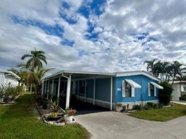 2105 Cypress CT, NAPLES, FL 34110