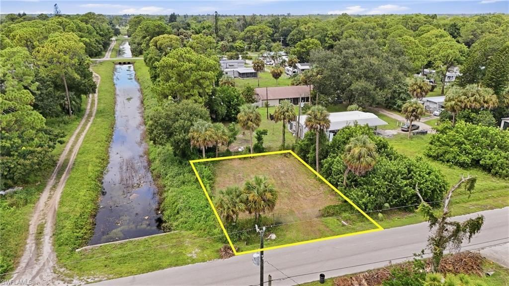 7680 Marx Dr, North Fort Myers, FL 33917 Photo