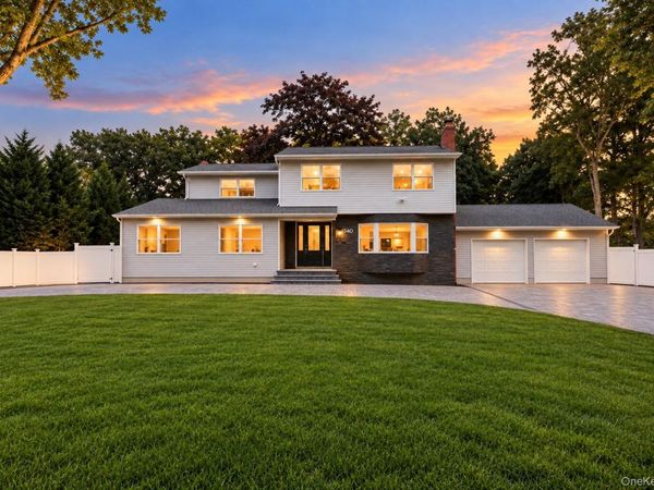 140 Seaman Neck Rd , Dix Hills, NY 11746