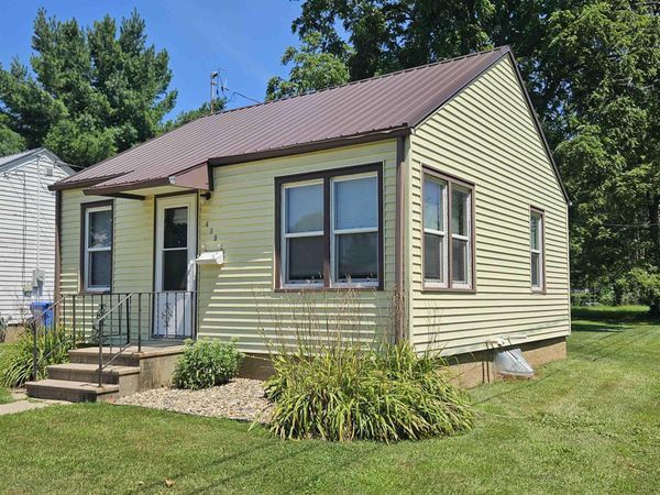 415 W 4th Street, Cresco, IA 52136