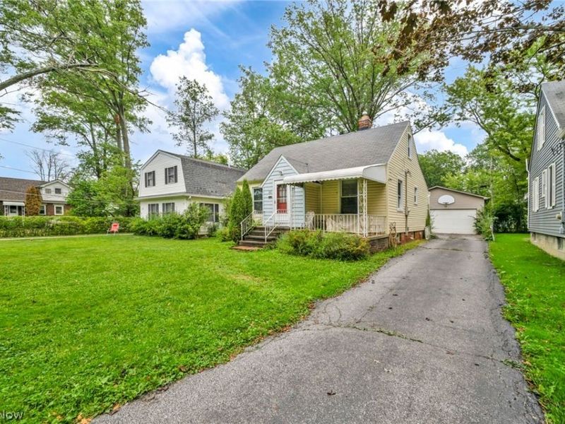 111 Forest Hill Drive, Avon Lake, OH 44012 Photo 2
