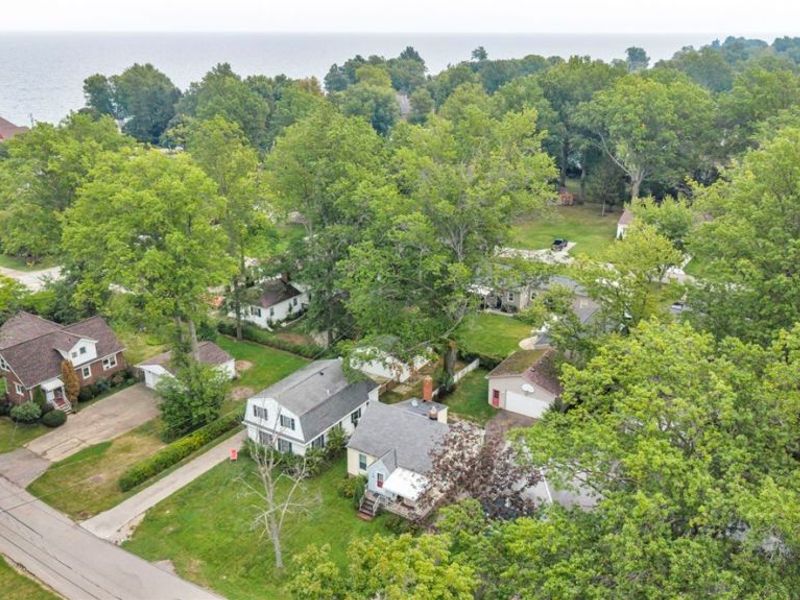 111 Forest Hill Drive, Avon Lake, OH 44012 Photo 5
