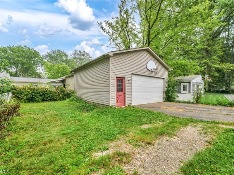 111 Forest Hill Drive, Avon Lake, OH 44012 Photo 6