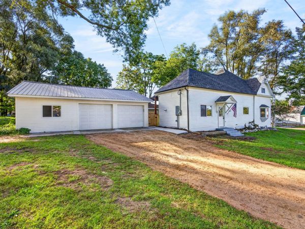 212 E 2nd Street, Trufant, MI 49347