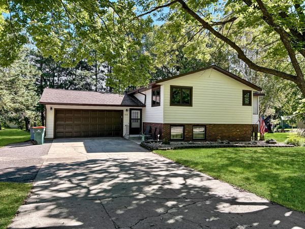 814 10th Street SW, Wadena, MN 56482