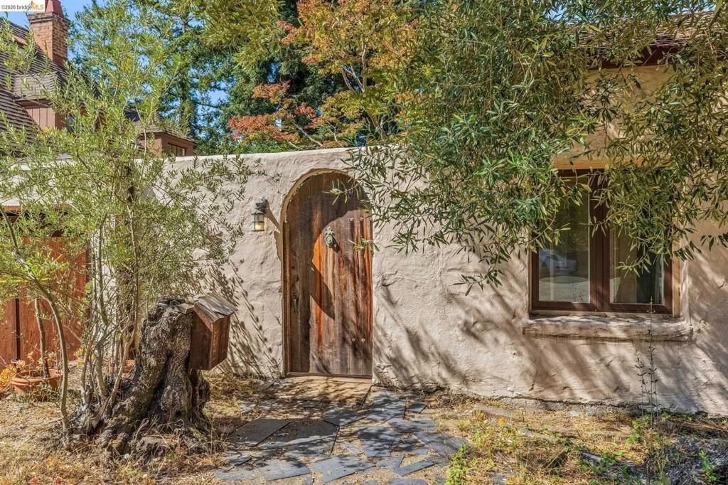 1466 Scenic Ave, Berkeley, CA 94708 Main Photo
