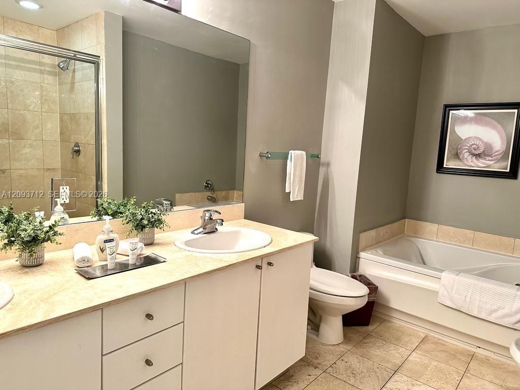 17375 Collins Ave , Unit 2606, Sunny Isles Beach, FL 33160 Photo