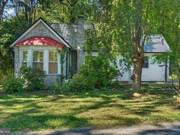 21 SILVER SWALLOW ROAD, READING, PA 19606