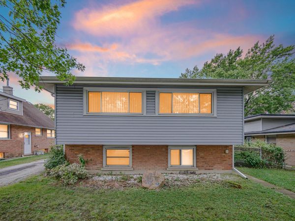 16904 Old Elm Drive, Country Club Hills, IL 60478