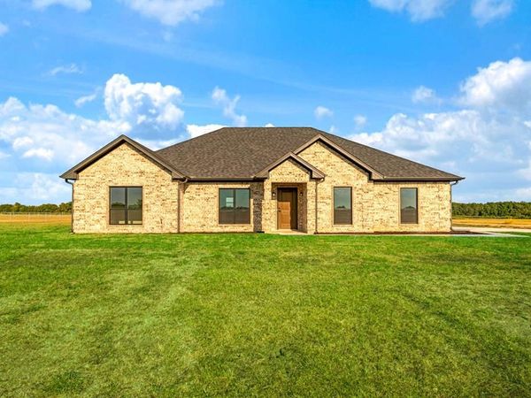 461 S FM 196 , Blossom, TX 75416