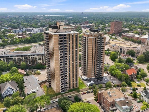 410 Groveland Avenue, Unit 2003, Minneapolis, MN 55403