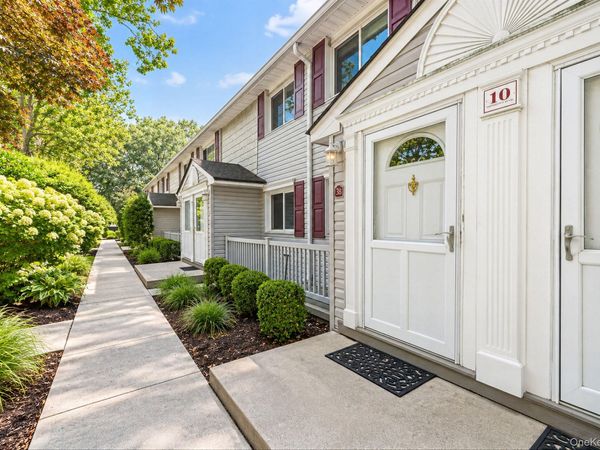 10 Smithtown Boulevard , Unit 3B, Smithtown, NY 11787