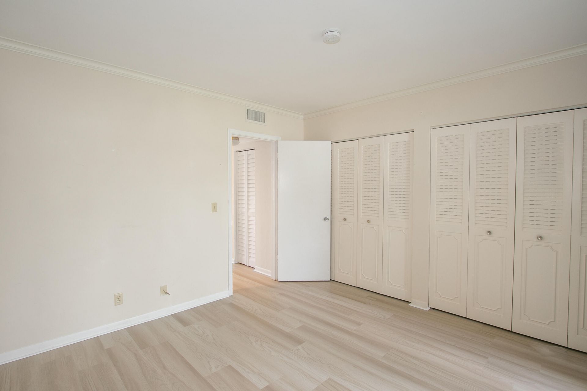 3240 Lake Osborne Drive, Unit 208, Lake Worth Beach, FL 33461 Photo