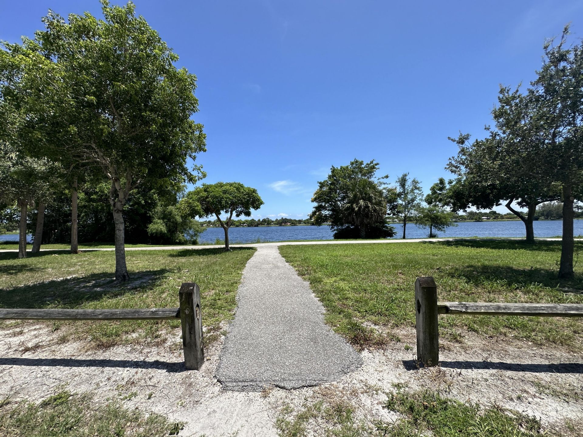 3240 Lake Osborne Drive, Unit 208, Lake Worth Beach, FL 33461 Photo