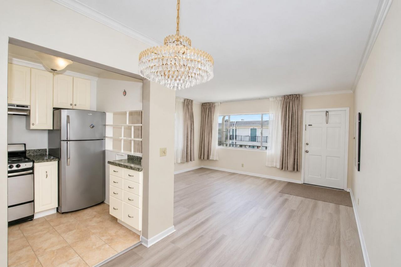 3240 Lake Osborne Drive, Unit 208, Lake Worth Beach, FL 33461 Photo