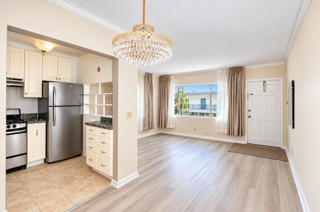 3240 Lake Osborne Drive, Unit 208, Lake Worth Beach, FL 33461 Photo