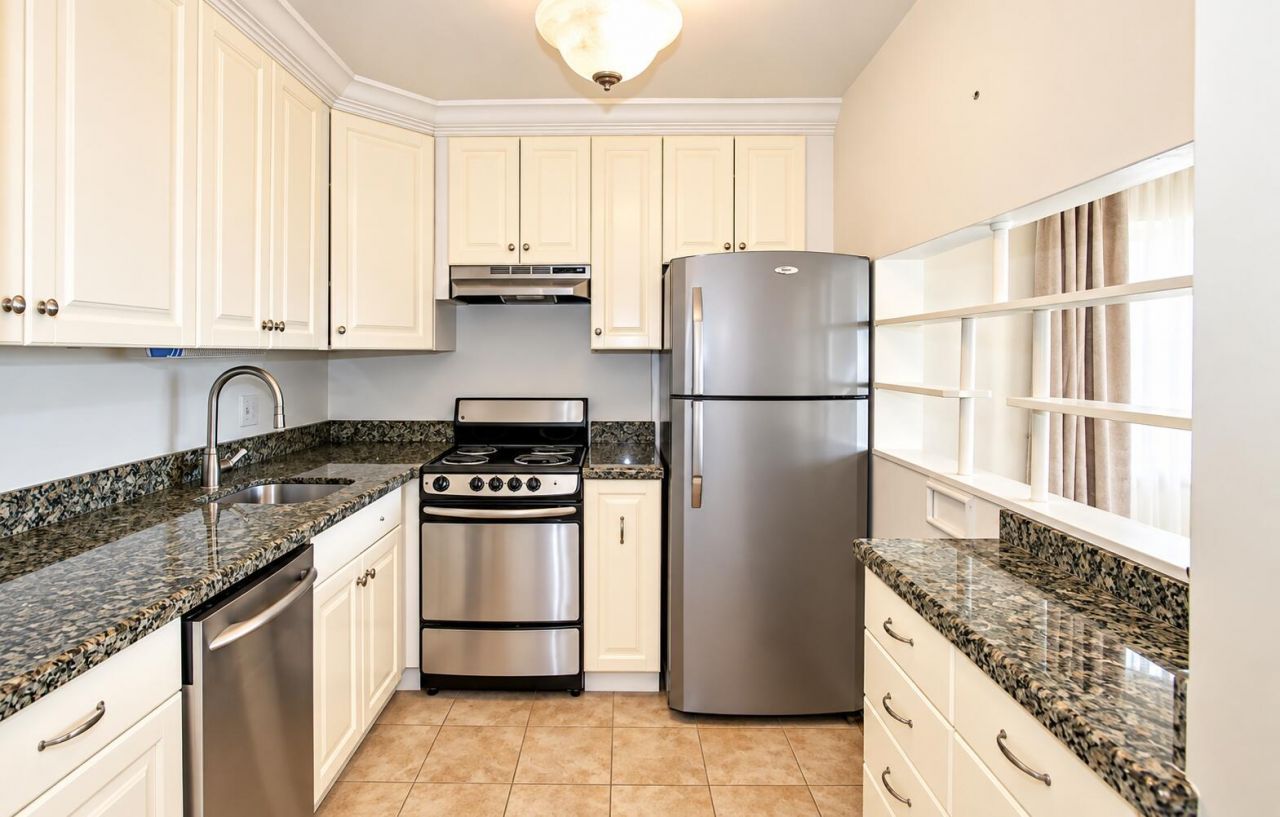 3240 Lake Osborne Drive, Unit 208, Lake Worth Beach, FL 33461 Photo