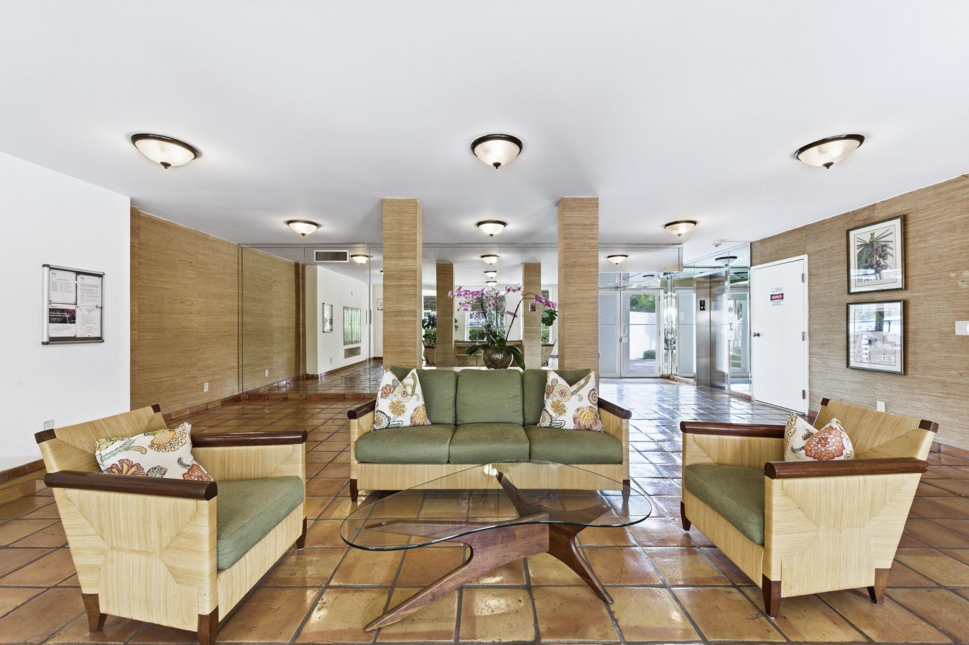 139 Sunrise Avenue, Unit 102, Palm Beach, FL 33480 Photo