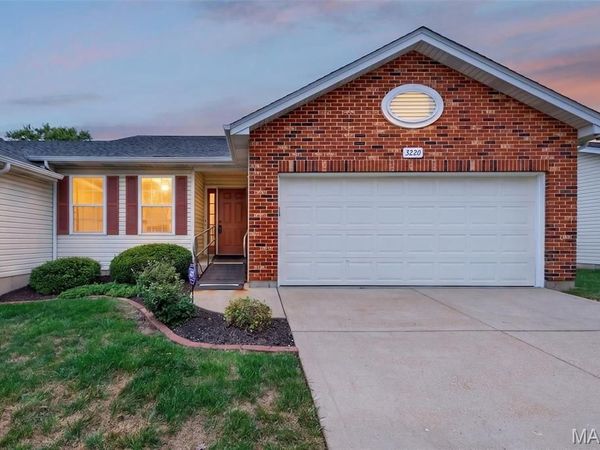 3220 Mehl Crossing Court, Mehlville, MO 63129