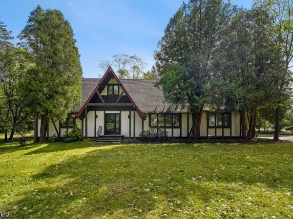 2 Twin Brooks Trail, Chester, NJ 07930
