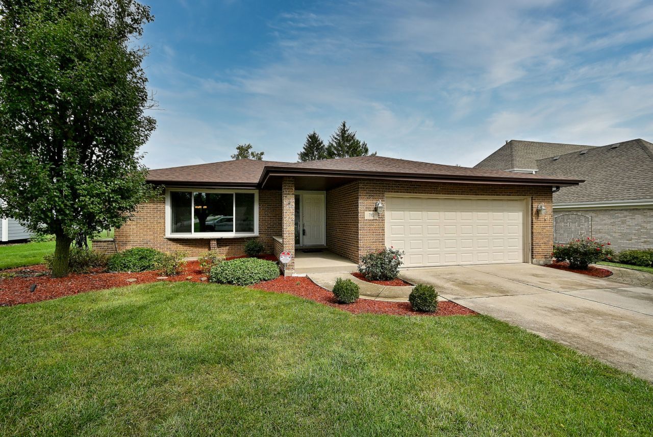 712 67th Street, Darien, IL 60561 Main Photo