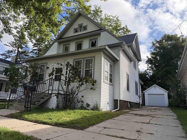 176 N PEARL STREET, Berlin, WI 54923