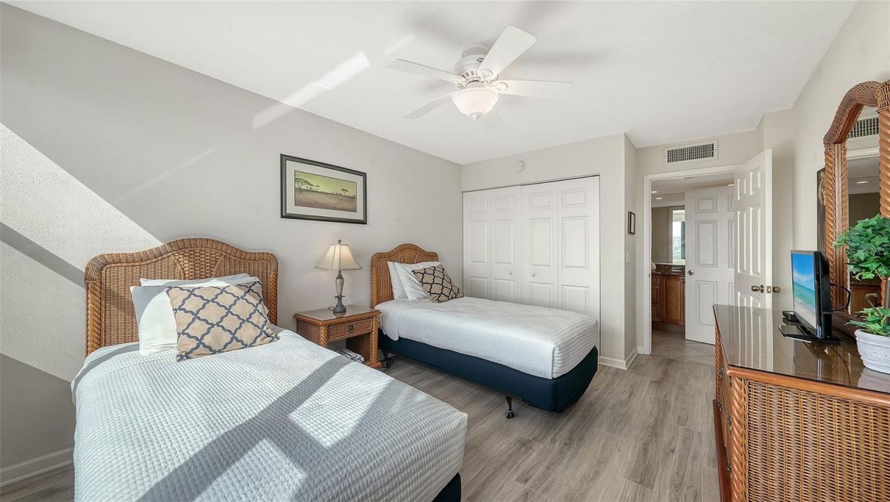 5855 Midnight Pass Road, Unit 605, Sarasota, FL 34242 Photo